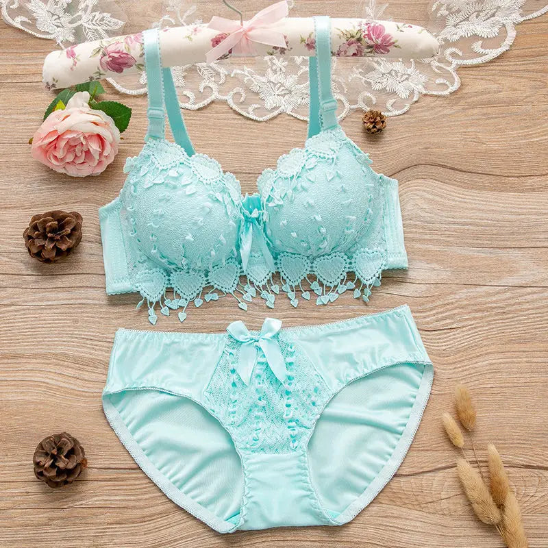 New Top Japanese Bra Set Women Lace Underwear Set Embroidery Bra Set A B Cup Brassiere Wireless Bra Push Up Sexy Lingerie set