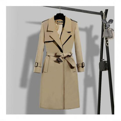 Eleganter, schmal geschnittener Trenchcoat mit schmaler Taille und mittlerer Länge