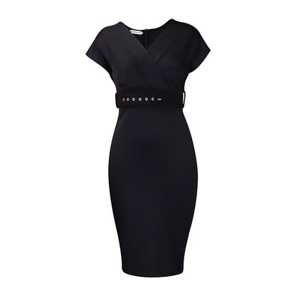 Vestido con escote en V, manga corta y abertura en la cintura. Vestido con escote en V, manga corta y abertura en la cintura.