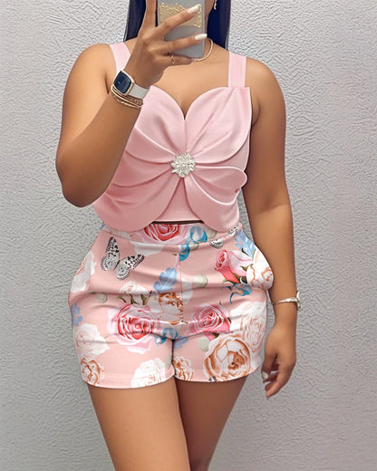 2 Pieces Summer Outfit for Women 3D Flower Thick Strap Rhinestone Decor Shirred Crop Tank Top & Casual Floral Print Shorts Set