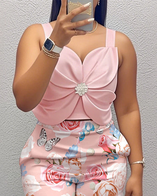 2 Pieces Summer Outfit for Women 3D Flower Thick Strap Rhinestone Decor Shirred Crop Tank Top & Casual Floral Print Shorts Set