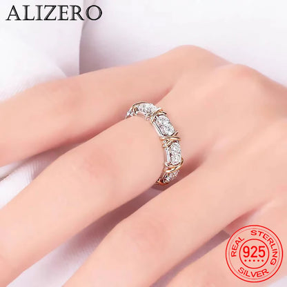Anillo de lujo de plata de ley 925 entrelazado con circonitas AAA como regalo de compromiso para mujer.