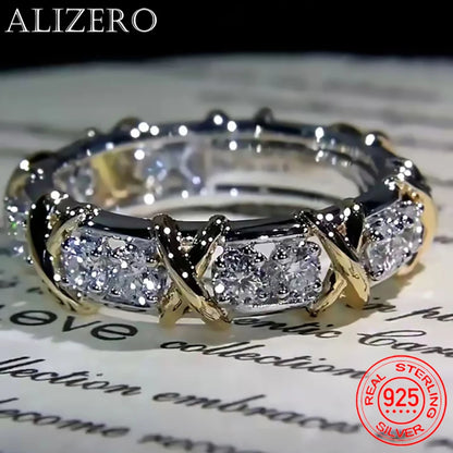 Anillo de lujo de plata de ley 925 entrelazado con circonitas AAA como regalo de compromiso para mujer.