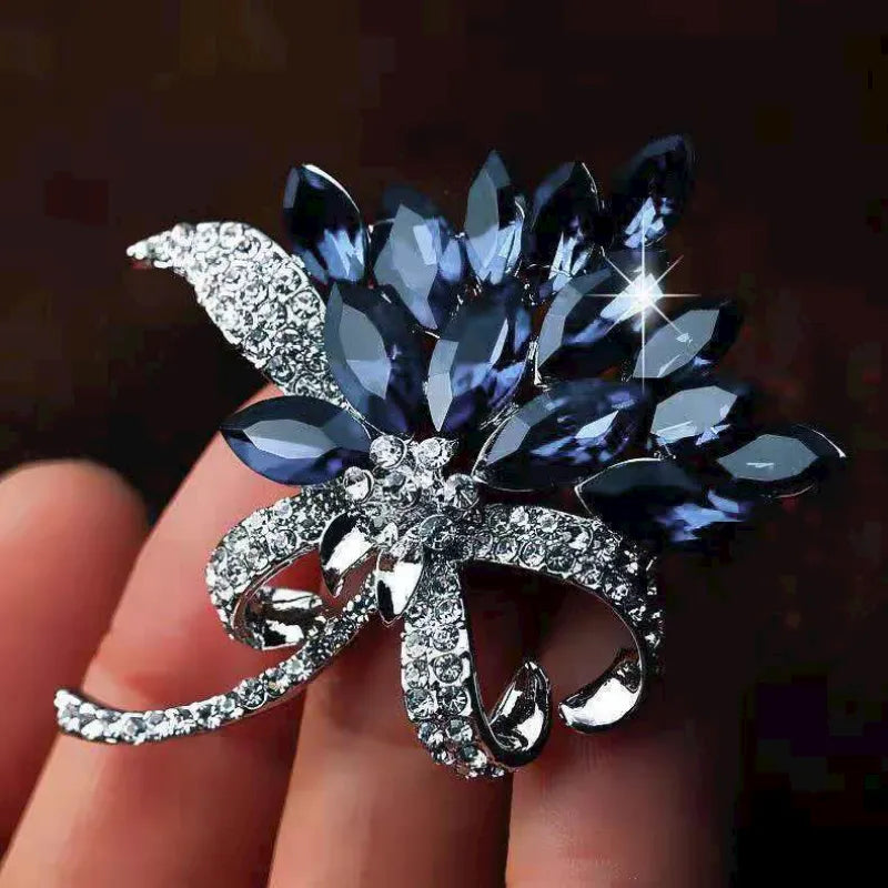 Luxury Design Blue Crystal Bouquet Brooches For Women Inlaid Rhinestone Trendy Brooch Pins Clothing Accessories Jewelry Gifts Desers