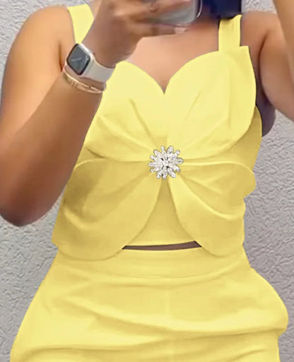 Summer Women's Elegant and Casual 2-Piece Set with Shoulder Strap, Crop Top and Casual Pocket Design Shorts Set